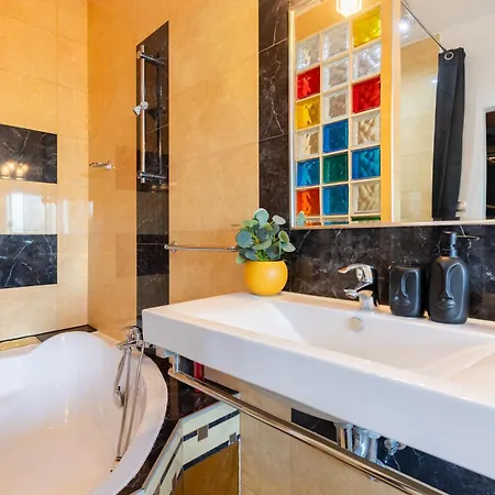 Royal Vista Apartment, Free Parking * Bratislava