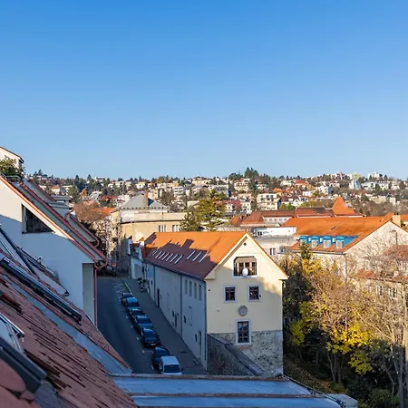 Royal Vista Apartment, Free Parking Daire Bratislava