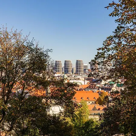 Royal Vista Apartment, Free Parking Daire Bratislava