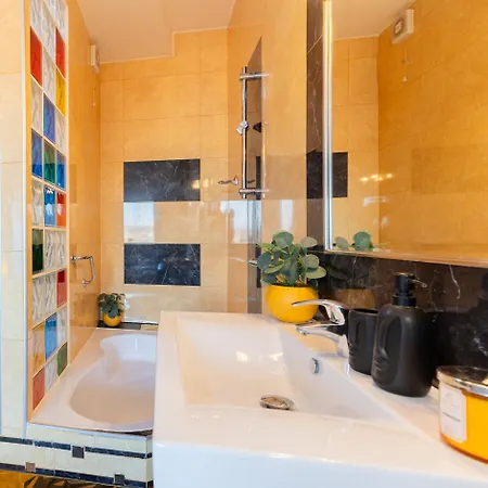 Royal Vista Apartment, Free Parking Apartment *