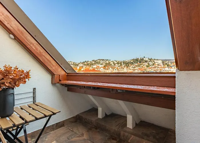 Royal Vista Apartment, Free Parking