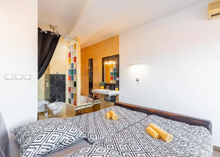 Royal Vista Apartment, Free Parking *